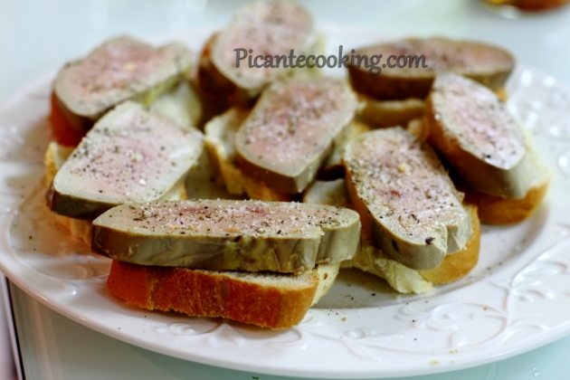 Foie gras z karmelizowanymi jabłkami i miętą - 7